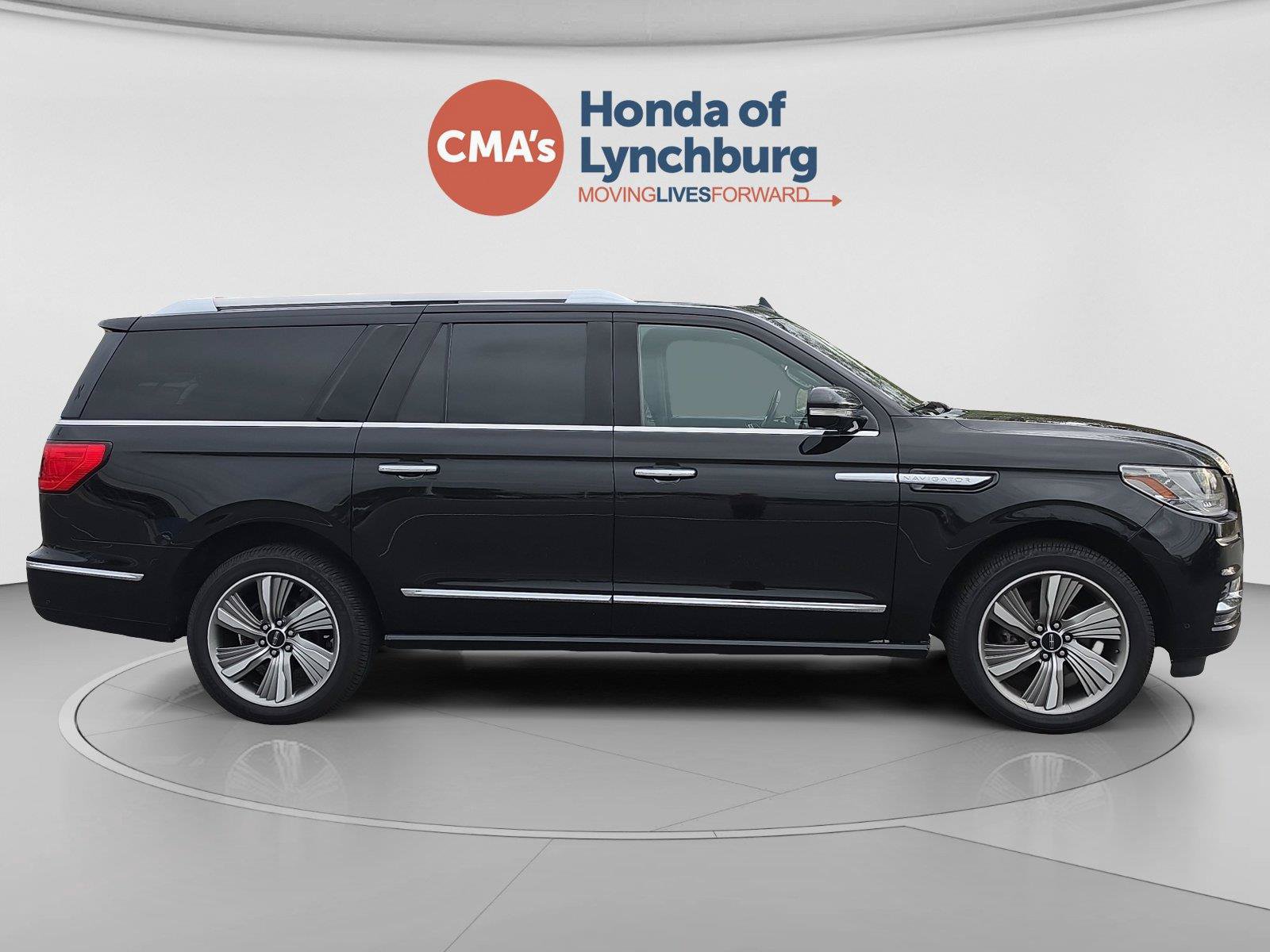 Used 2019 Lincoln Navigator L Reserve AWD/4WD image 6