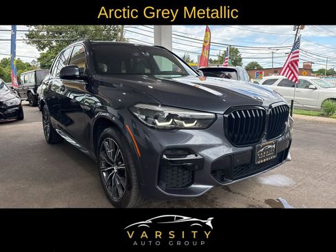 Used 2022 BMW X5 xDrive40i w/ M Sport Package image 3