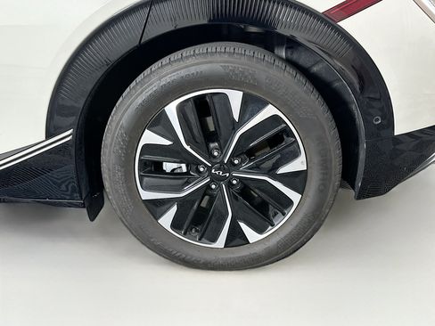 Used 2024 Kia EV6 Wind w/ Wind Technology Package RWD image 11