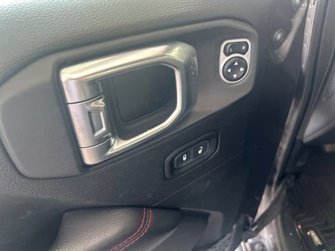 Used 2019 Jeep Wrangler Unlimited Rubicon AWD/4WD image 14
