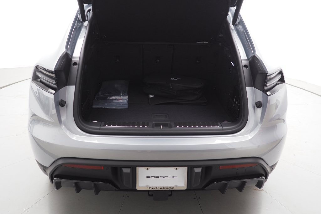 Used 2026 Porsche Macan GTS Electric AWD/4WD image 27