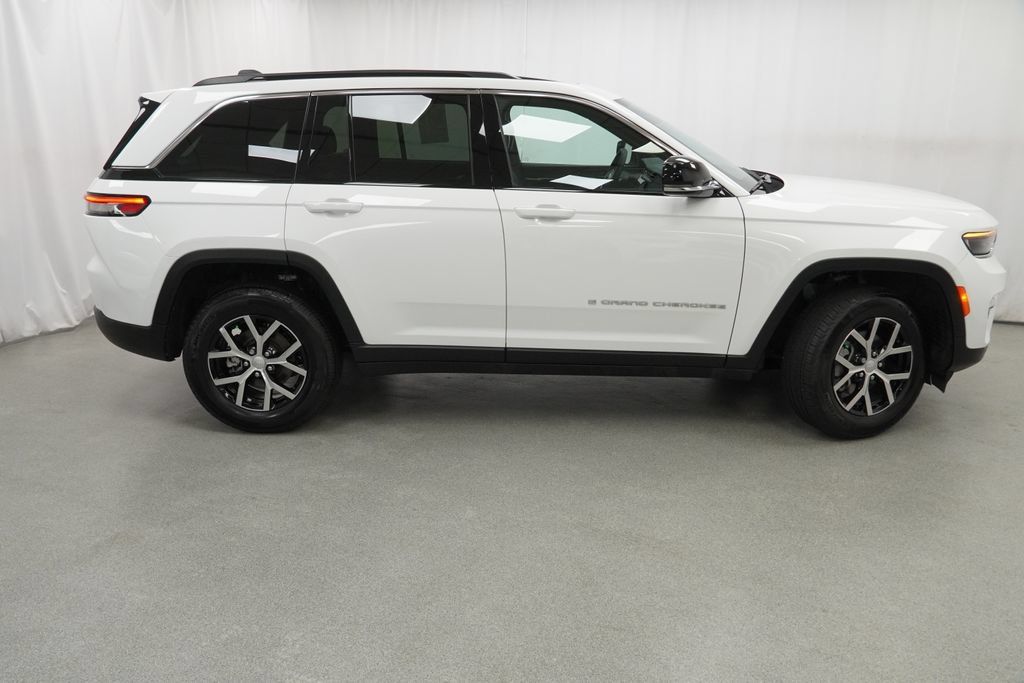 Certified 2025 Jeep Grand Cherokee Limited AWD/4WD image 20
