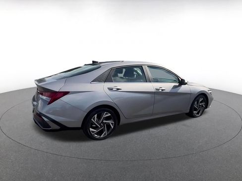 Used 2025 Hyundai Elantra SEL image 15
