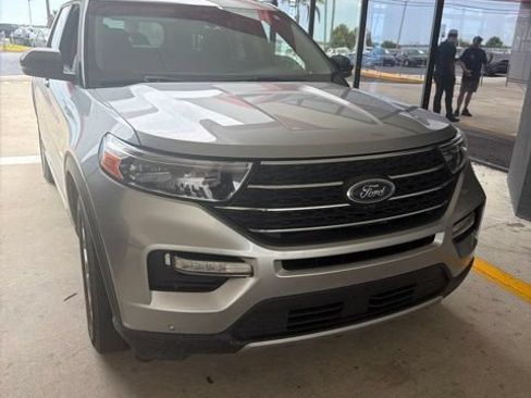 Used 2024 Ford Explorer XLT w/ Equipment Group 202A RWD image 1