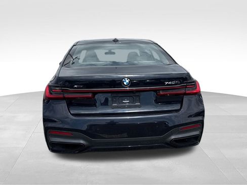 Used 2022 BMW 740i xDrive w/ M Sport Package AWD/4WD image 5