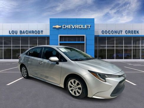 Used 2024 Toyota Corolla LE FWD image 2