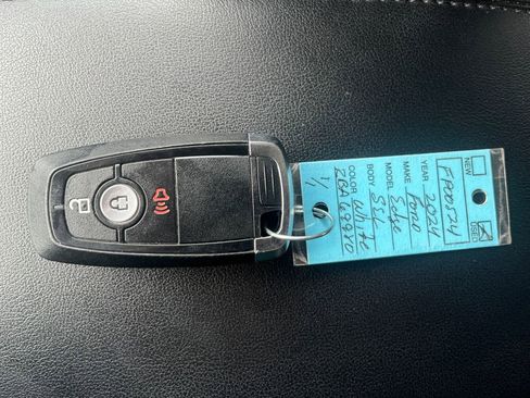Used 2024 Ford Edge SEL AWD/4WD image 21