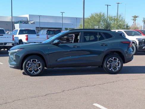 Certified 2025 Chevrolet Trax LT image 3