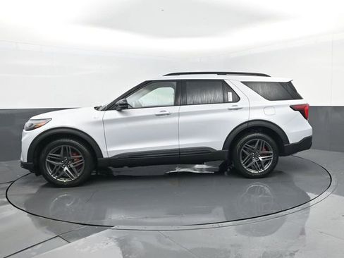 New 2026 Ford Explorer ST-Line w/ ST-Line Street Pack image 5