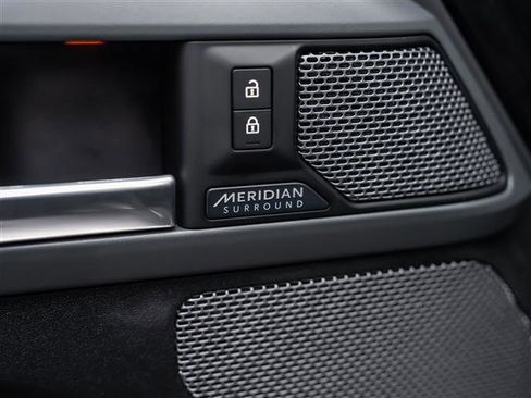 Used 2020 Land Rover Defender 110 X image 27