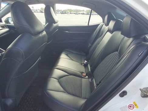 Used 2019 Toyota Camry SE image 23