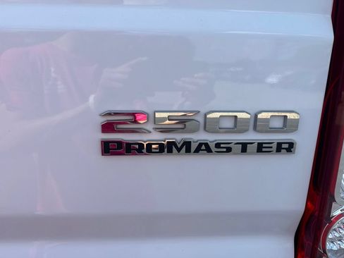 Used 2025 RAM ProMaster 2500 w/ Convenience Group FWD image 13