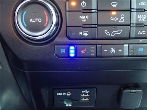 Used 2015 Ford F150 Lariat w/ FX4 Off-Road Package AWD/4WD image 18