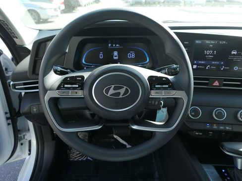New 2026 Hyundai Elantra SE FWD image 11
