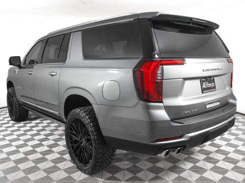 Used 2026 GMC Yukon XL Denali w/ Sun & Power Step Package AWD/4WD image 7