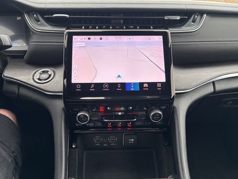 Used 2021 Jeep Grand Cherokee L Overland w/ Advanced Protech Group III image 22