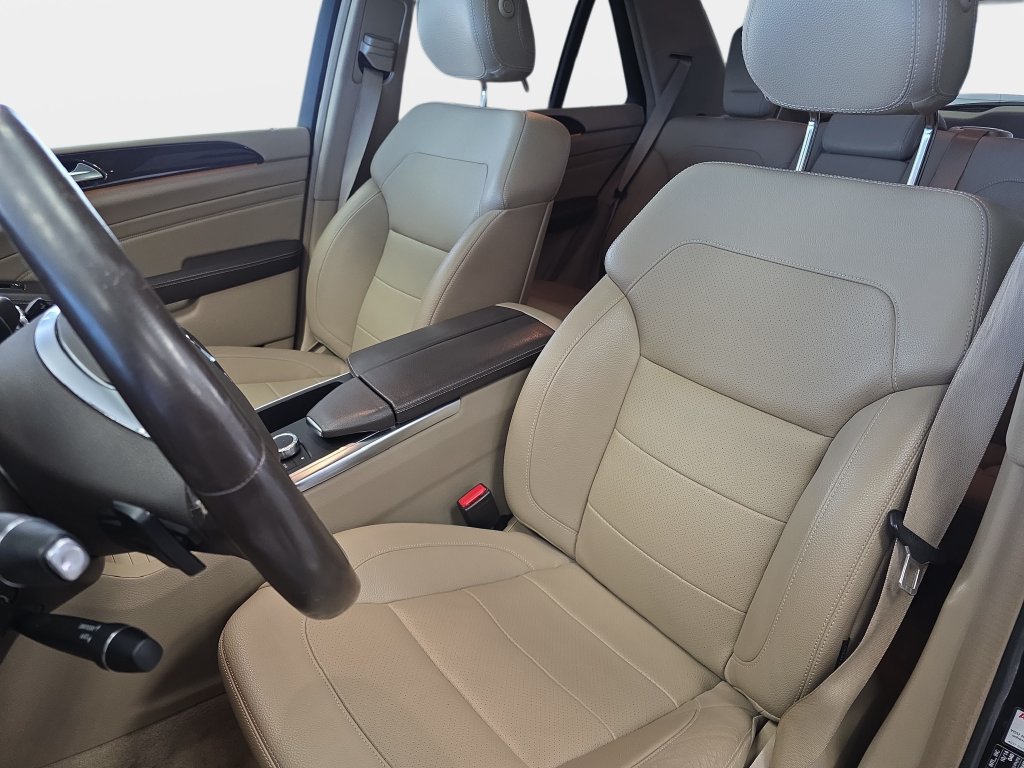 Used 2015 Mercedes-Benz ML 350 4MATIC w/ Premium 1 Package image 16