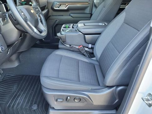 Used 2025 Chevrolet Silverado 1500 LT AWD/4WD image 17