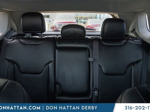 Used 2022 Jeep Compass Limited AWD/4WD image 13