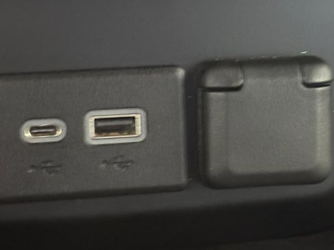 Used 2019 Chevrolet Silverado 1500 LTZ image 6