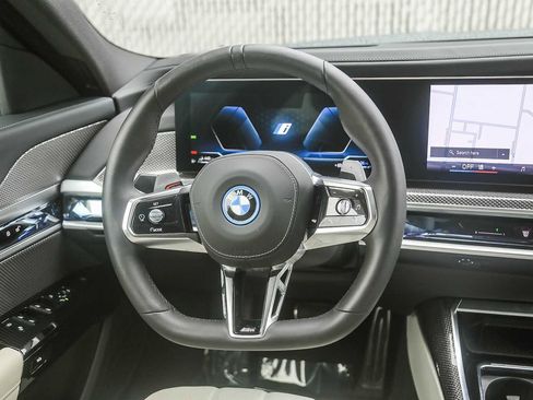 Used 2025 BMW 750e xDrive w/ Premium Package image 12