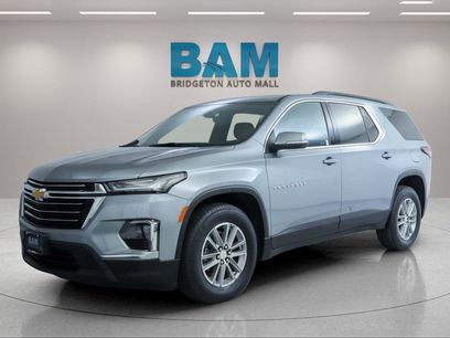 Used 2023 Chevrolet Traverse LT w/ Rear Camera Mirror Package