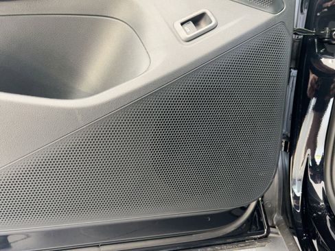 New 2026 Volkswagen Tiguan SE image 29