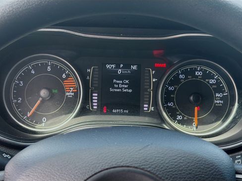 Used 2019 Jeep Cherokee Latitude w/ Popular Appearance Group AWD/4WD image 9