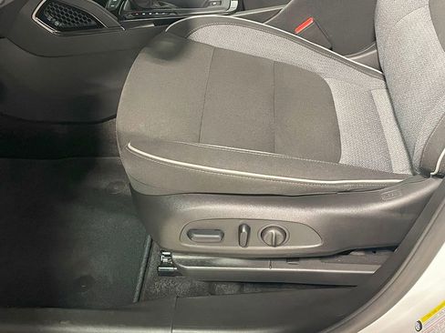 Used 2023 Chevrolet TrailBlazer LT image 24