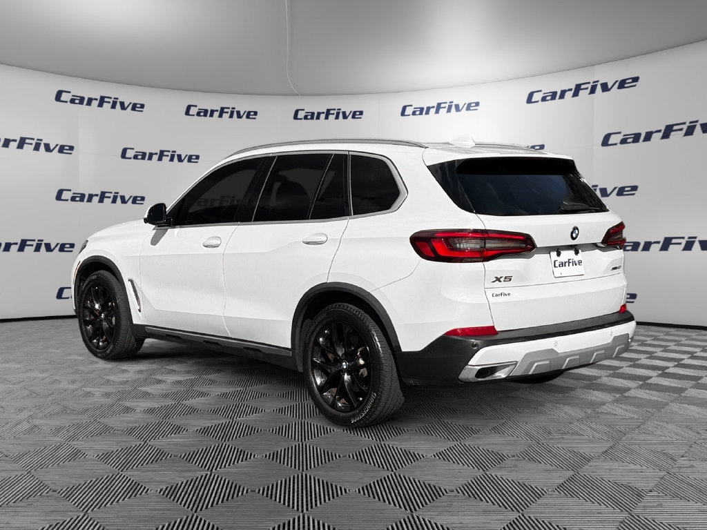 Used 2023 BMW X5 xDrive40i w/ Parking Assistance Package AWD/4WD image 3