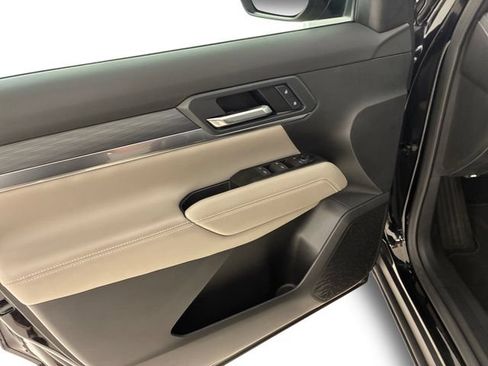 Certified 2025 GMC Terrain Elevation AWD/4WD image 13