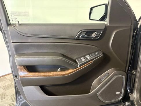 Used 2020 Chevrolet Suburban LT image 24