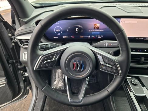 Certified 2025 Buick Enclave Preferred image 33