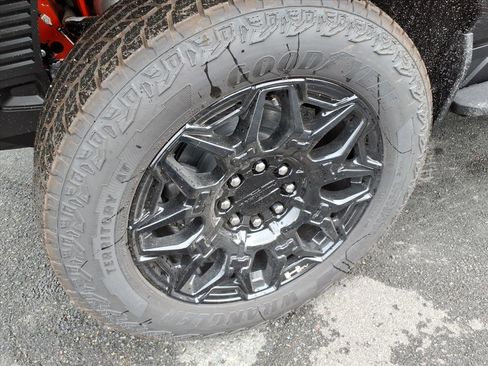 New 2026 GMC Hummer EV 4x4 Crew Cab image 7