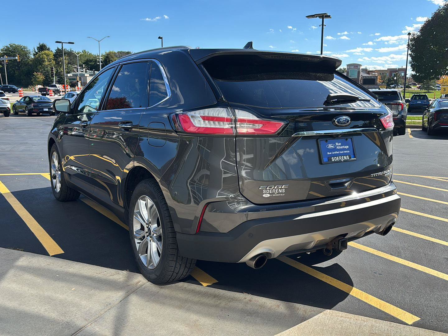 Certified 2019 Ford Edge Titanium w/ Cold Weather Package AWD/4WD image 7