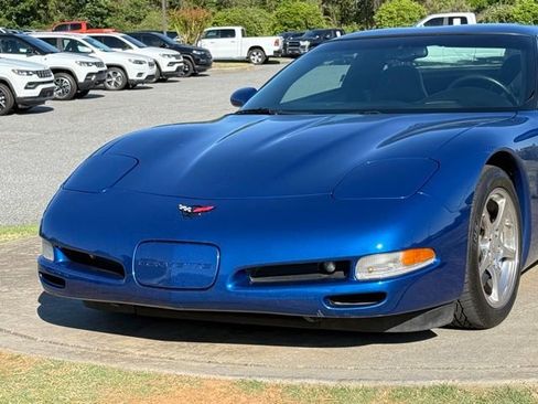 Used 2002 Chevrolet Corvette Coupe w/ Preferred Equipment Group2 RWD image 10