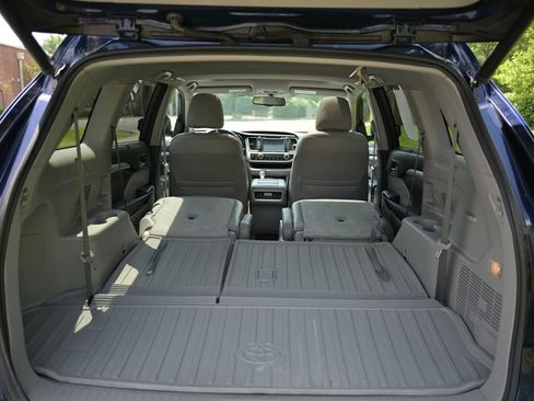 Used 2015 Toyota Highlander XLE AWD/4WD image 15