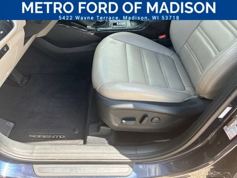 Used 2020 Kia Sorento EX AWD/4WD image 11