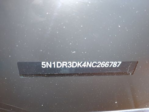 Used 2022 Nissan Pathfinder Platinum image 33