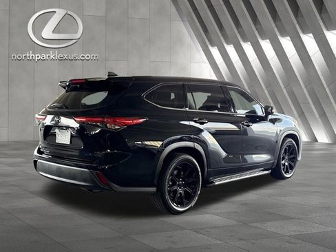 Used 2022 Toyota Highlander L image 6