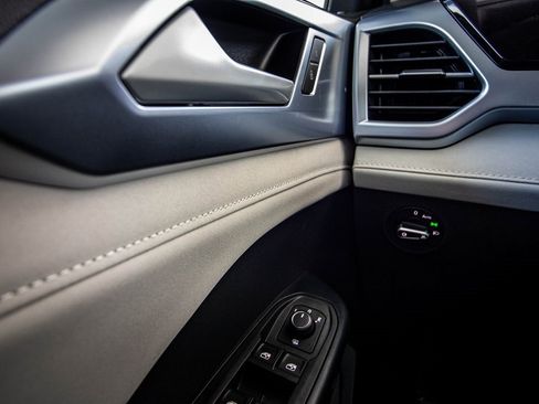 New 2026 Volkswagen Taos SE image 31