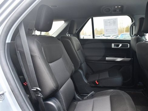 Used 2023 Ford Explorer XLT w/ Class IV Trailer Tow Package image 17