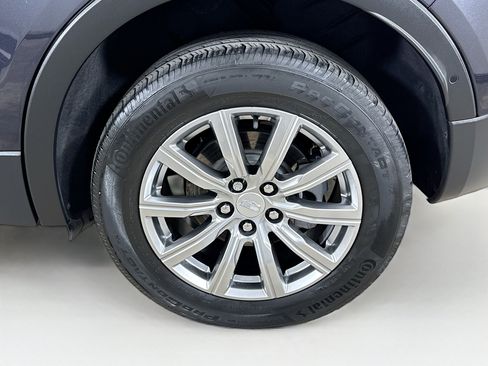 Used 2022 Cadillac XT4 Premium Luxury w/ Enhanced Visibility Package FWD image 33