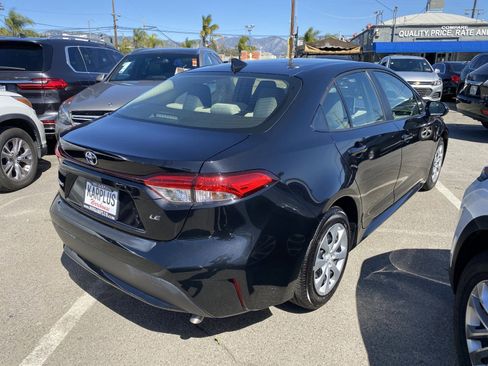Used 2021 Toyota Corolla LE w/ Carpet Mat Package (TMS) FWD image 10