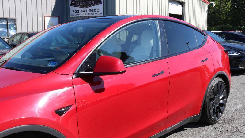 Used 2023 Tesla Model Y Performance AWD/4WD image 4