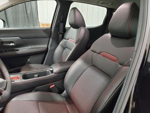 Used 2025 Nissan Kicks SR image 16