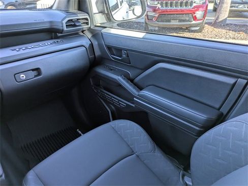 Used 2024 Toyota Tacoma SR image 19