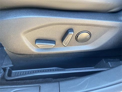 Used 2024 Ford Edge SEL image 21