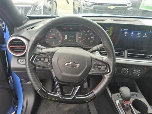 Used 2024 Chevrolet Trax RS w/ Driver Confidence Package FWD image 2