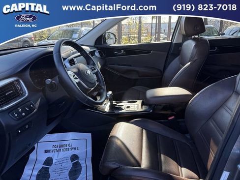 Used 2019 Kia Sorento SX w/ SX Touring Package image 18